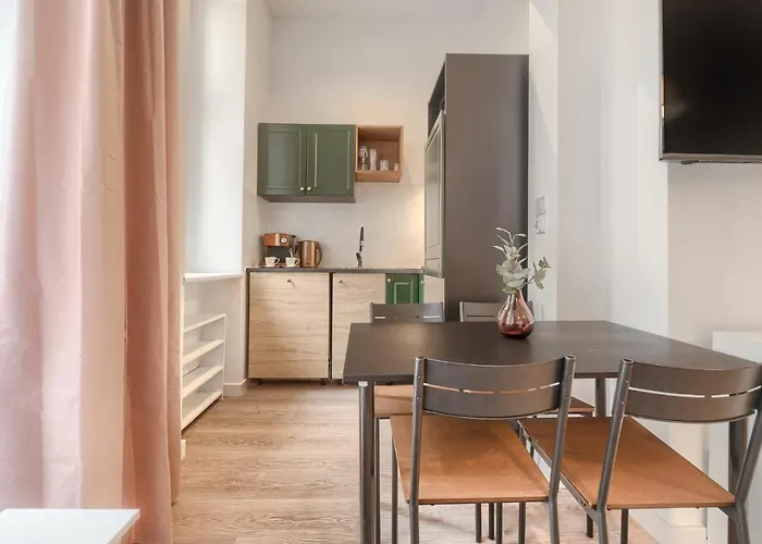 Kamienica Centrum Nr 5 *